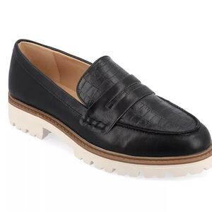 Journee Collection Women's Kenly Lug Sole Loafers Black   NWOT